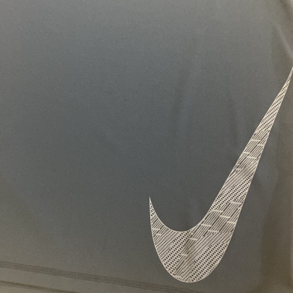 NIKE DRI-FIT,LARGE SIDE LOGO,DARK BLUE, SHORT SLEEVE,SPORT T-SHIRT.SIZE-… - Picture 3 of 10